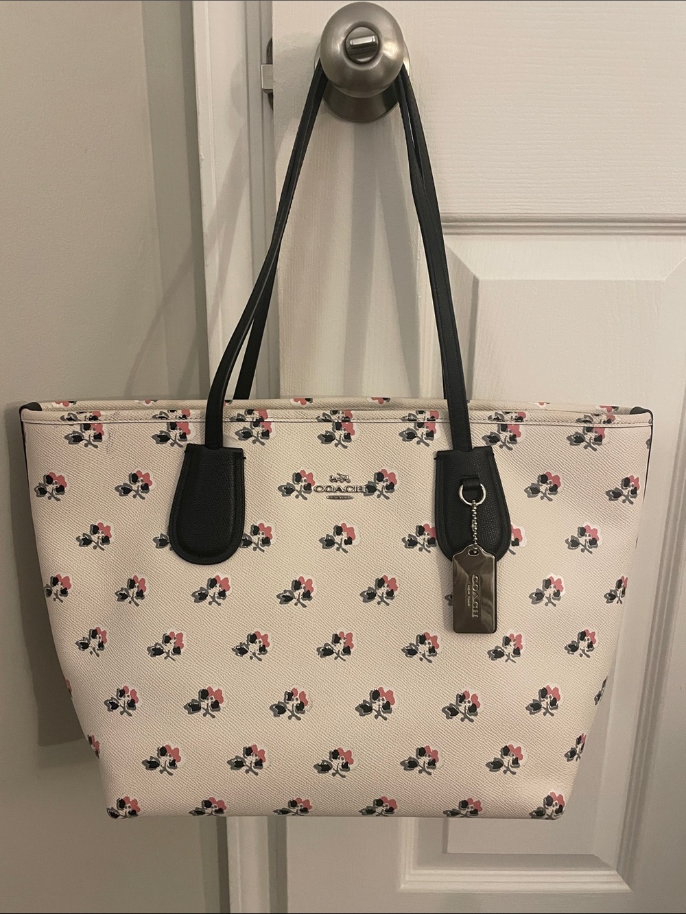 Coach Taxi Zip Tote in Floral/Rose Bouquet Print